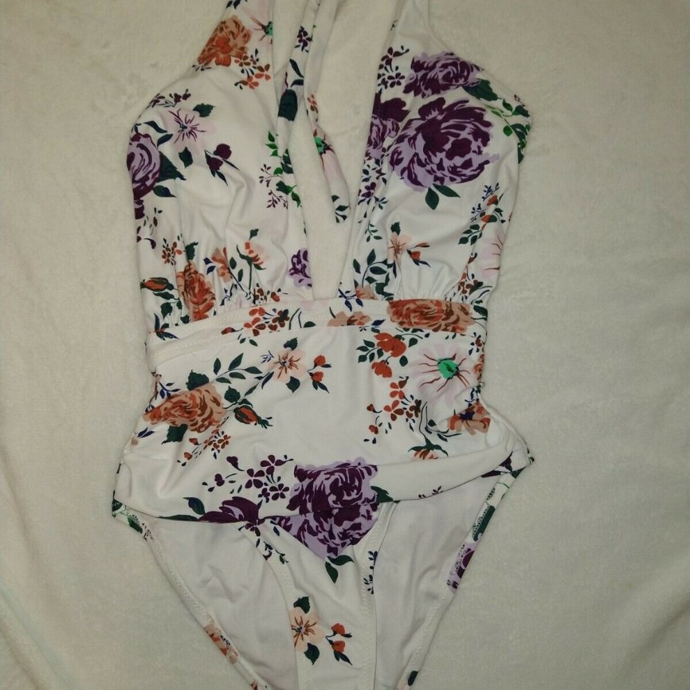 Cupshe One Piece Halter Swimsuit NWT